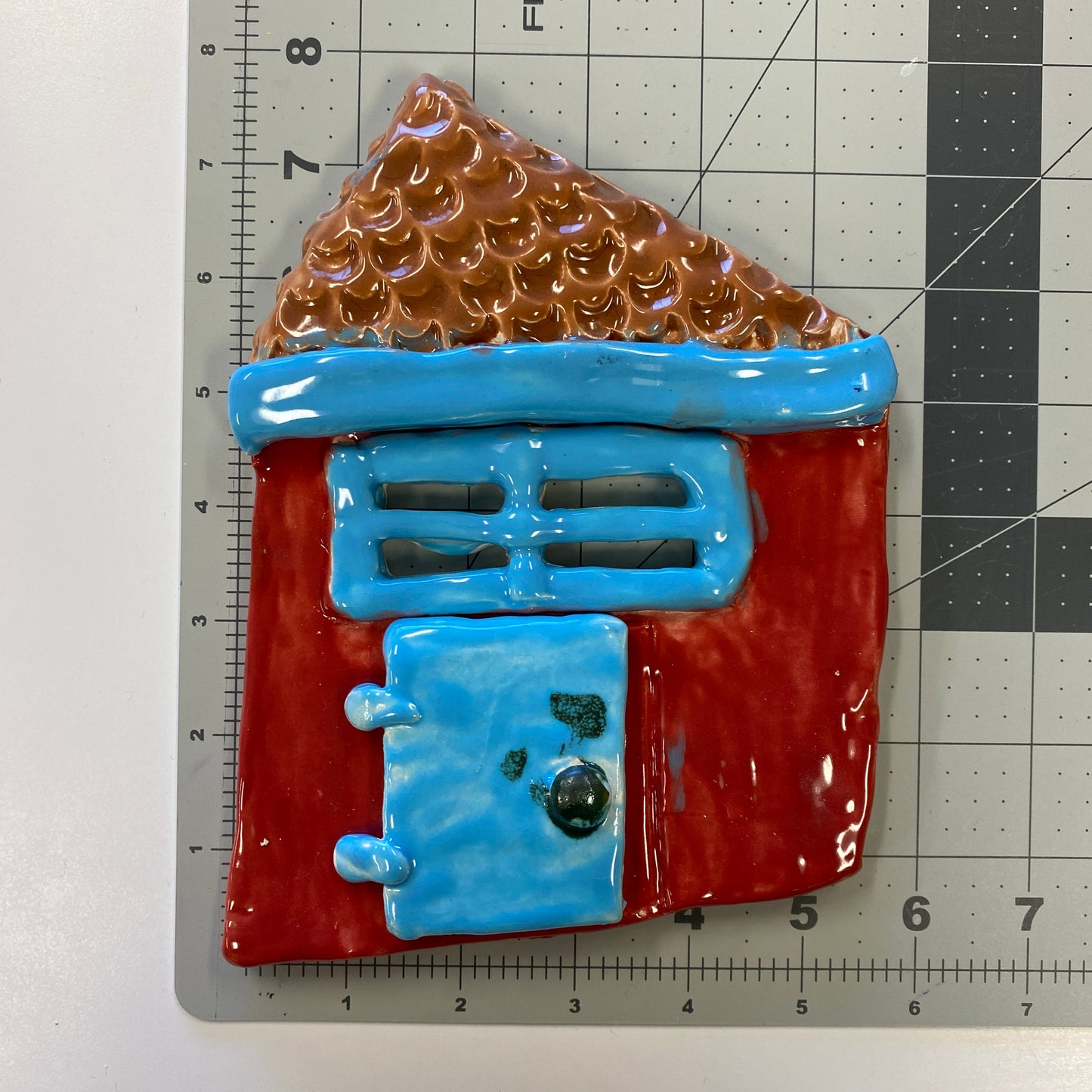 WATCH Resources Art Guild - Ceramic Arts Handmade Clay Crafts 8-inch x 6-inch Glazed House by Lisa Uptain