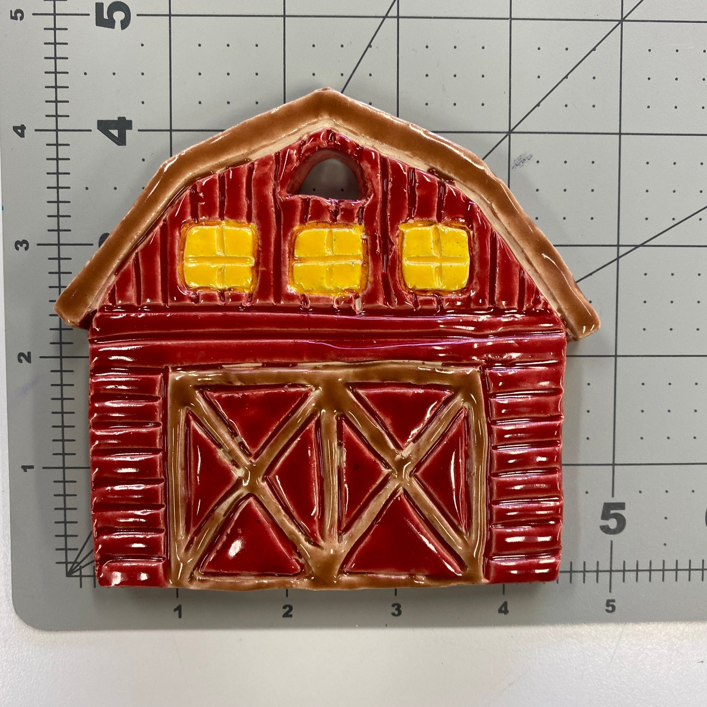 WATCH Resources Art Guild - Ceramic Arts Handmade Clay Crafts Glazed 5-inch x 4.5-inch Barn made by Lisa Uptain
