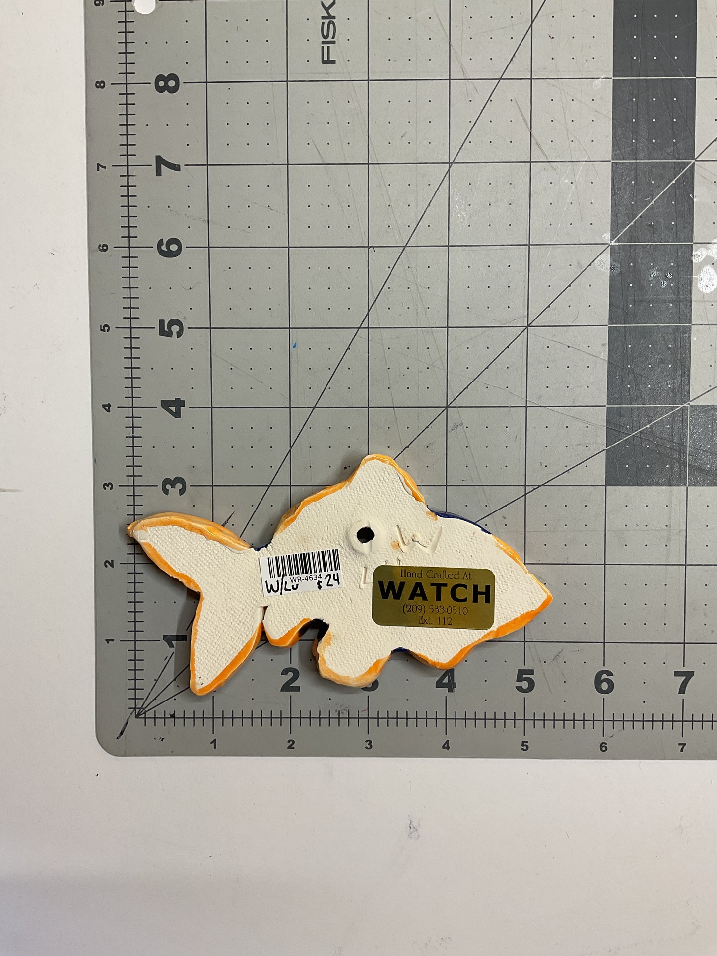 WATCH Resources Art Guild - Ceramic Arts Handmade Clay Crafts Glazed Fish 5-inch by 3.5-inch made by Lisa Uptain and Anonymous 4634