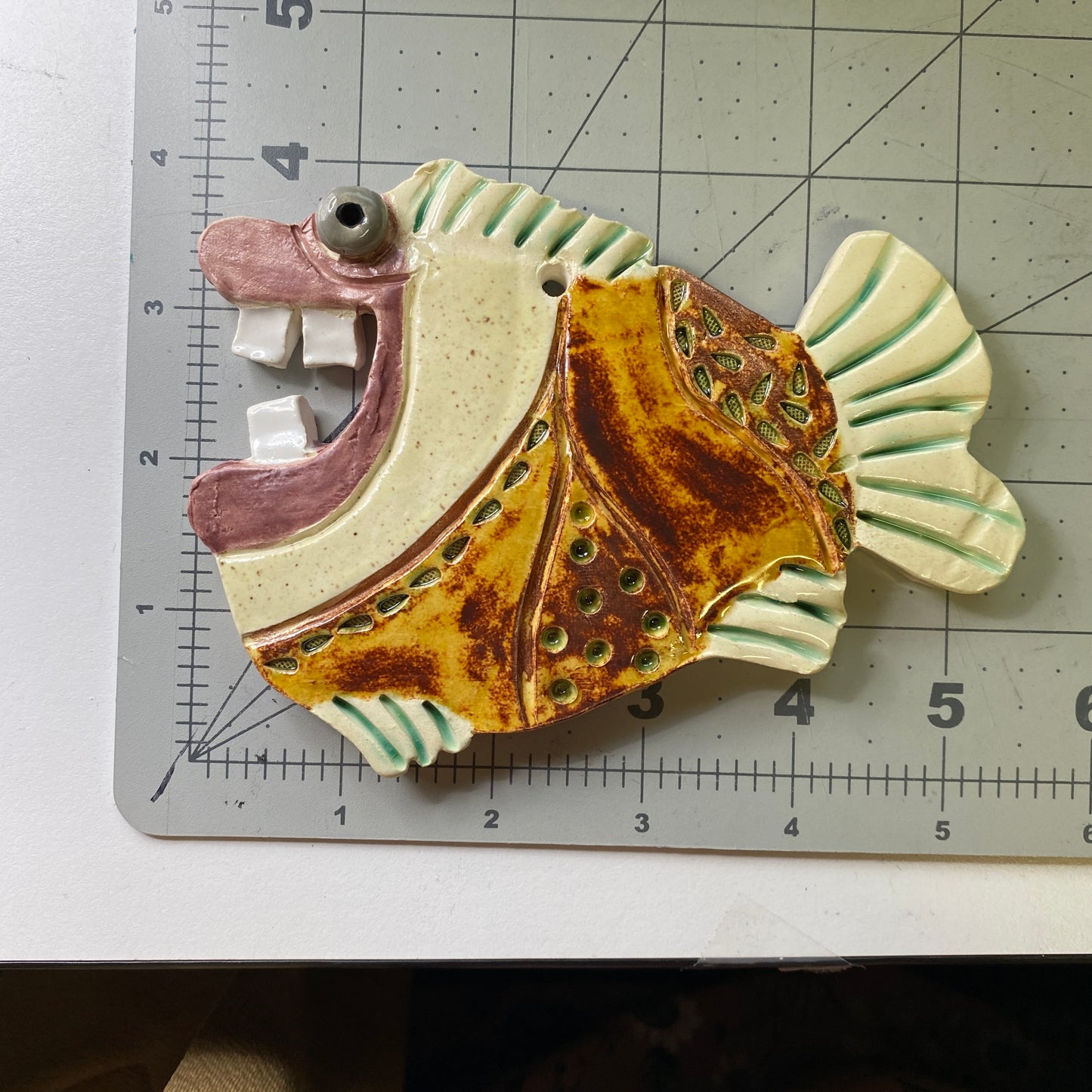 Ceramic Arts Handmade Clay Crafts Glazed Fish 5.5-inch by 4-inch made by Roger Maxwell 4050