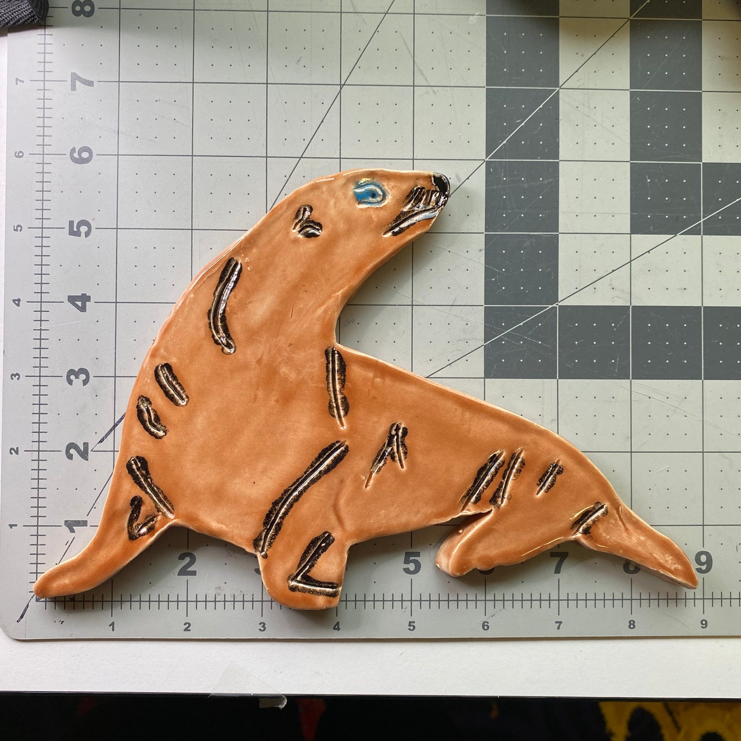 Ceramic Arts Handmade Clay Crafts Glazed Seal 9-inch by 6-inch made by Eric Stacy 4073