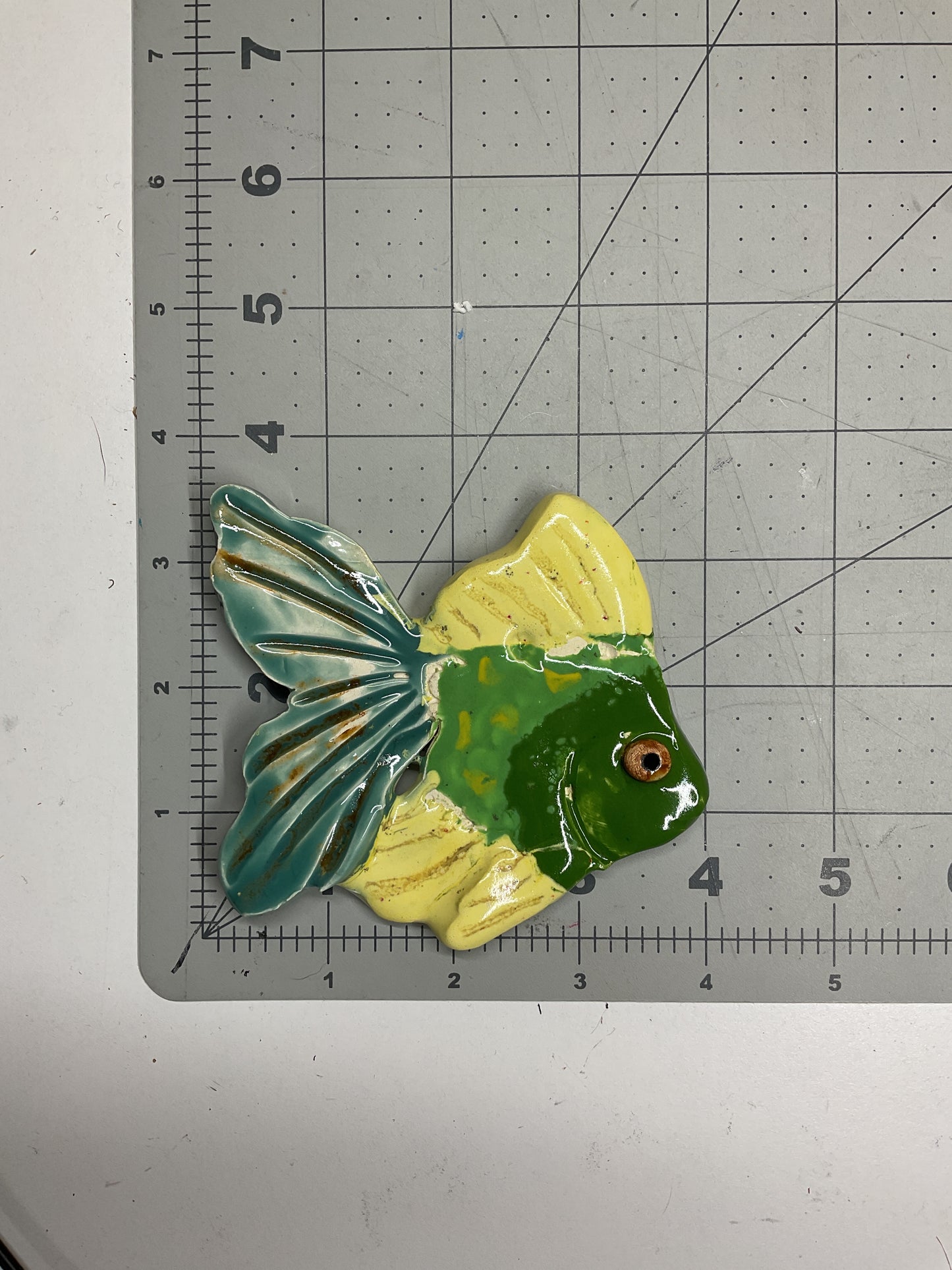 WATCH Resources Art Guild - Ceramic Arts Handmade Clay Crafts Glazed Fish 4-inch by 3.5-inch made by Lisa Uptain and Anonymous 4592