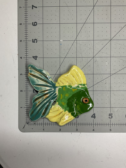 WATCH Resources Art Guild - Ceramic Arts Handmade Clay Crafts Glazed Fish 4-inch by 3.5-inch made by Lisa Uptain and Anonymous 4592
