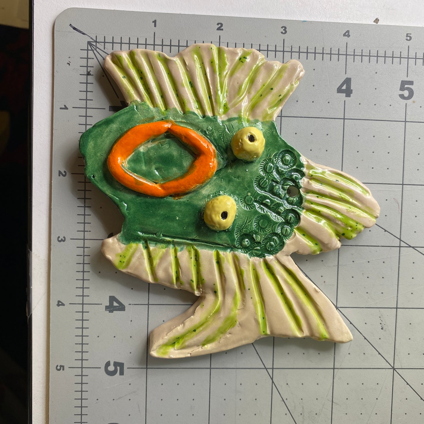 Ceramic Arts Handmade Clay Crafts Glazed Fish 5-inch by 4.5-inch made by Monty Chu and Helen Hicks 4009