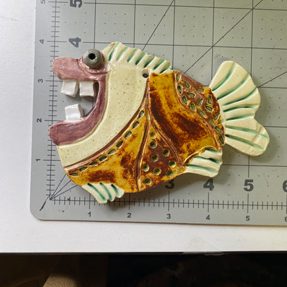 Ceramic Arts Handmade Clay Crafts Glazed Fish 5.5-inch by 4-inch made by Roger Maxwell 4050