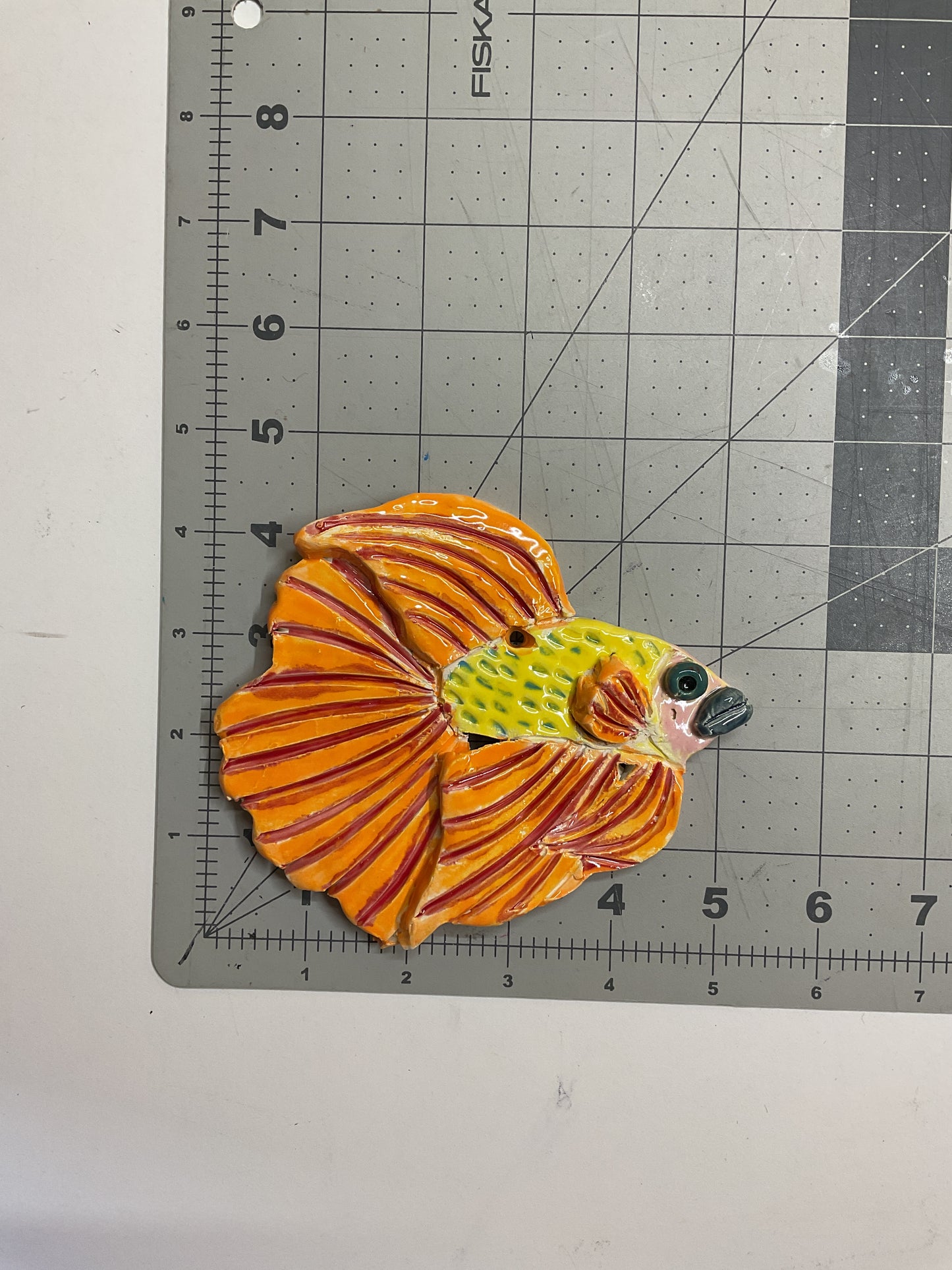 WATCH Resources Art Guild - Ceramic Arts Handmade Clay Crafts Glazed Fish 5.5-inch by 4.5-inch made by Anonymous 4642