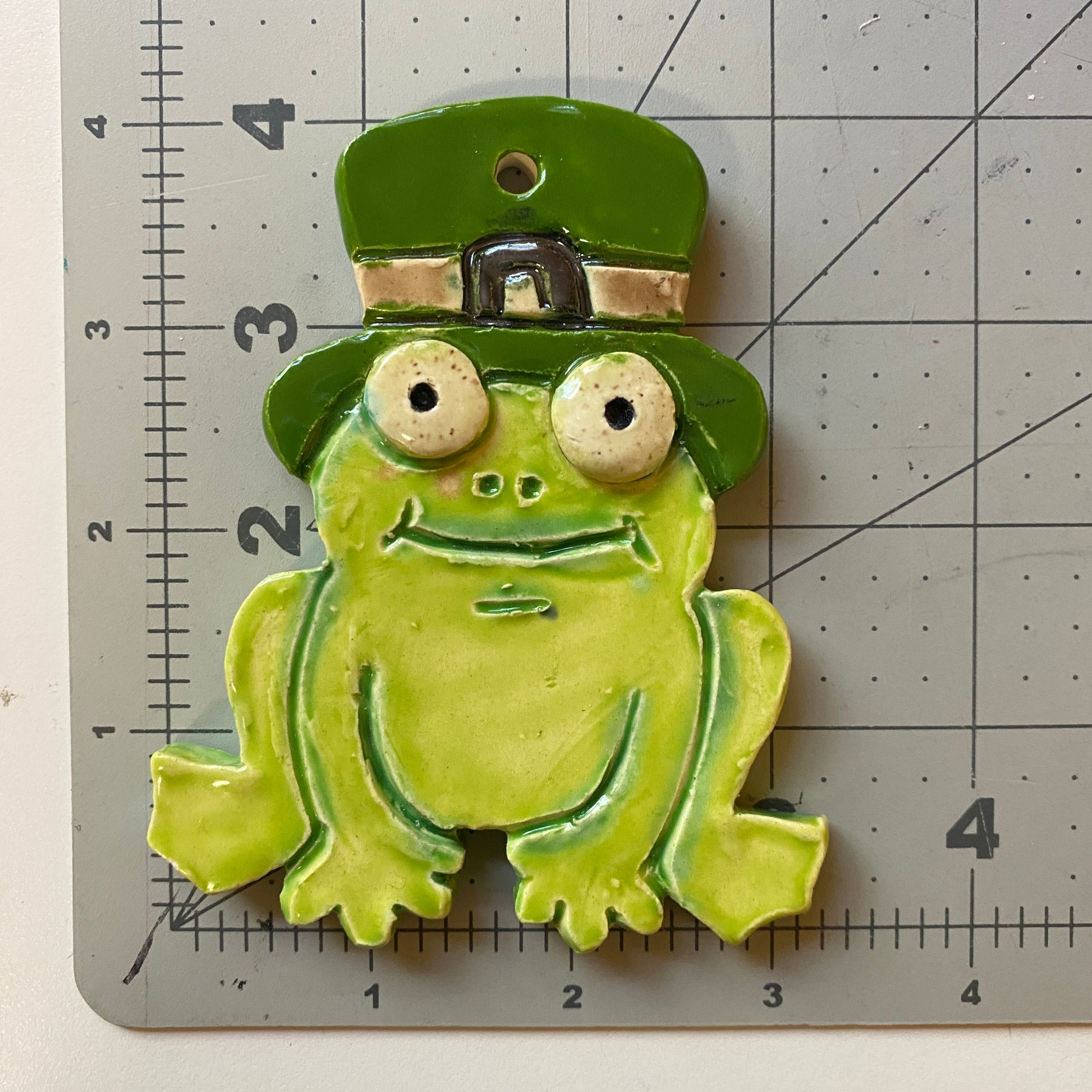 WATCH Resources Art Guild - Ceramic Arts Handmade Clay Crafts Glazed Frog 4-inch by 3.5-inch made by Anonymous 4500