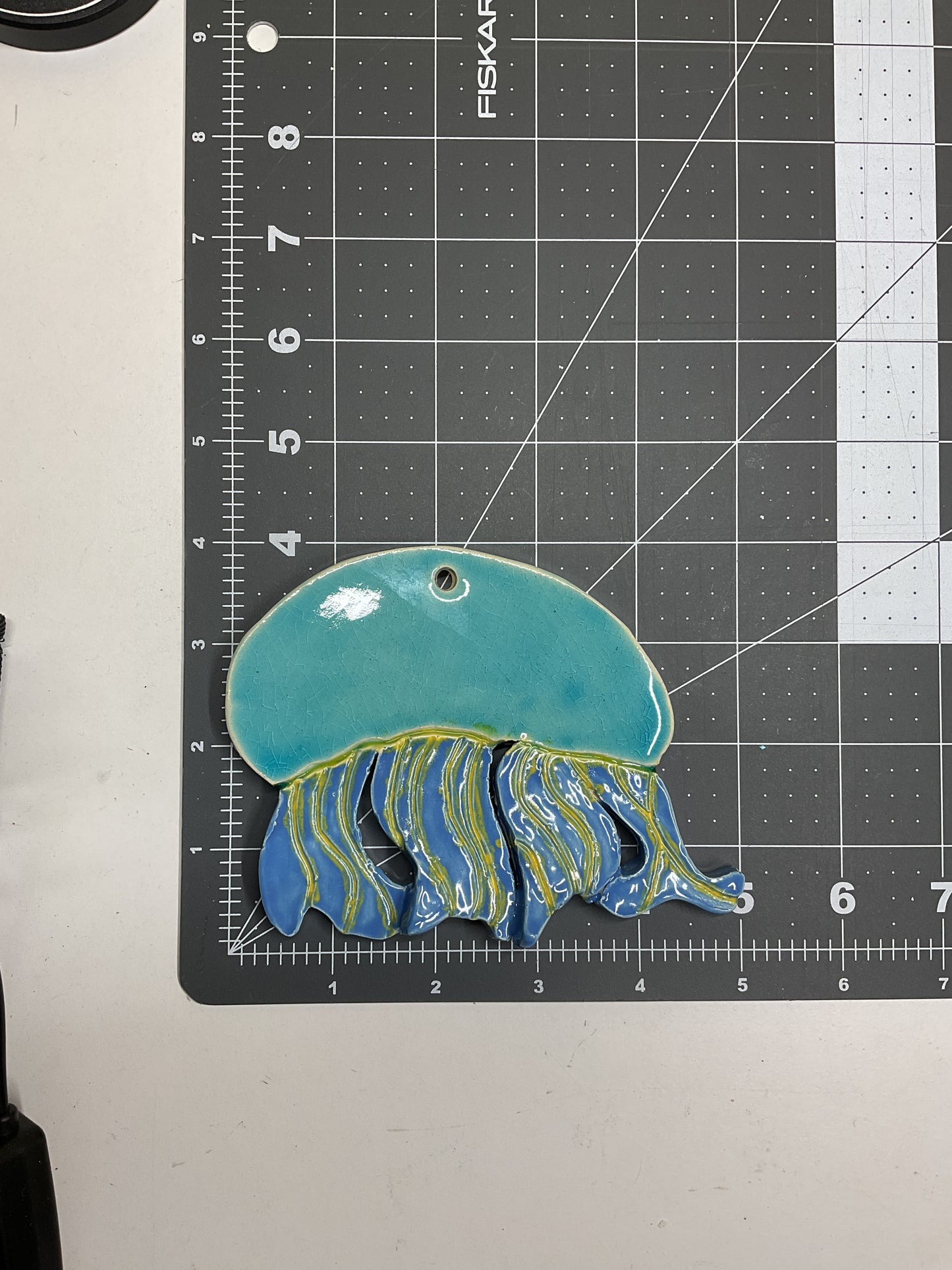 Ceramic Arts Handmade Clay Crafts Glazed Jelly Fish 5-inch by 4-inch made by Angelina Vida-White 4767