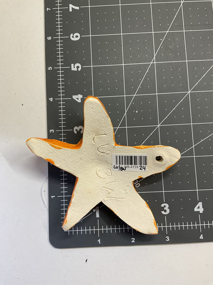 Ceramic Arts Handmade Clay Crafts Glazed Starfish 4-inch by 4-inch made by Lisa Uptain and Breanne Wright 4739