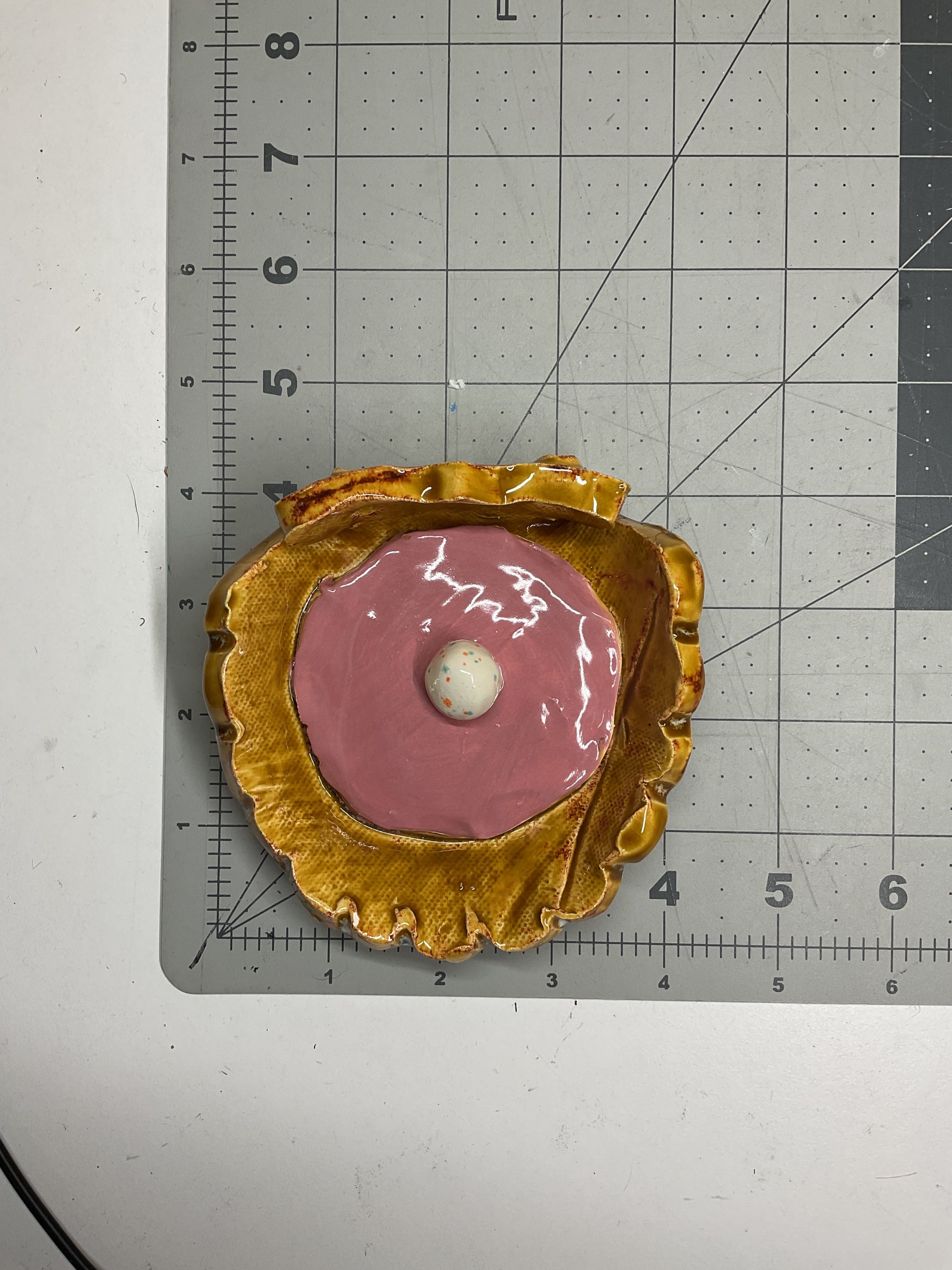 WATCH Resources Art Guild - Handmade Ceramic Arts: Glazed Clam with Pearl 4-inch x 4-inch by Lisa Uptain 4593