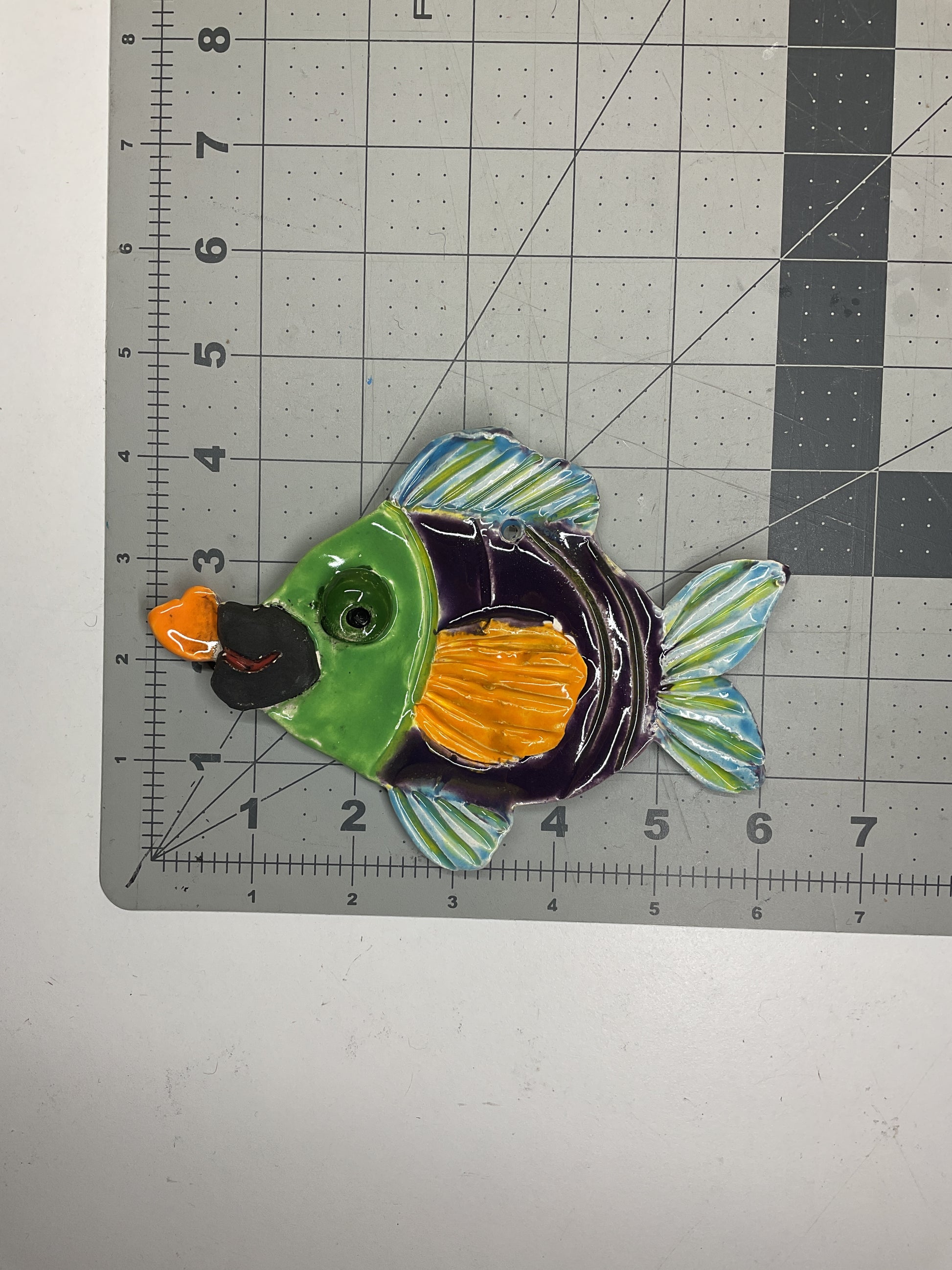 WATCH Resources Art Guild - Handmade Ceramic Arts: Glazed Fish with Lips 4.5-inch x 6-inch by Cesar Acosta 4573