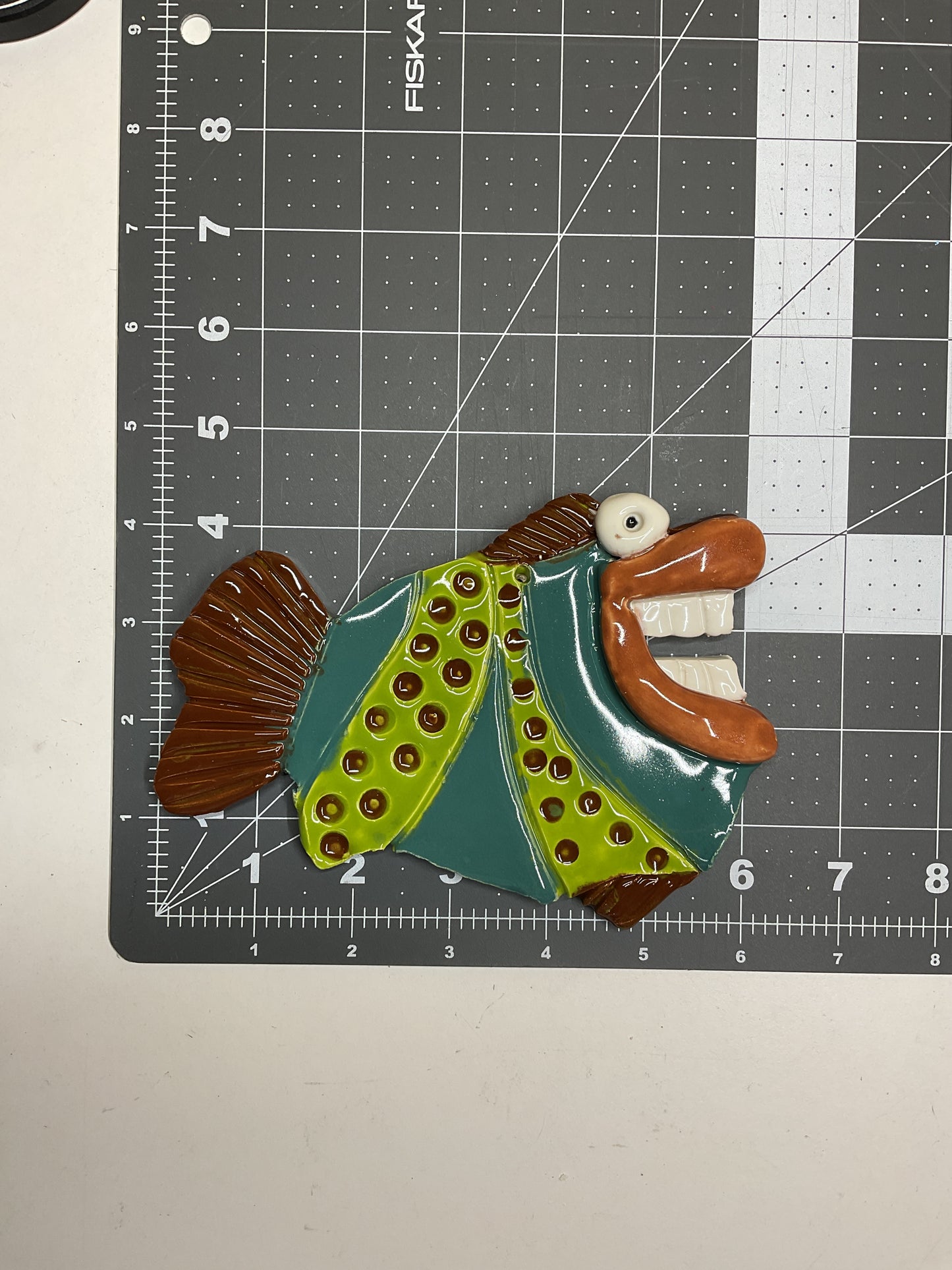 Ceramic Arts Handmade Clay Crafts Glazed Fish 6-inch by 4.5-inch made by WATCH 4766