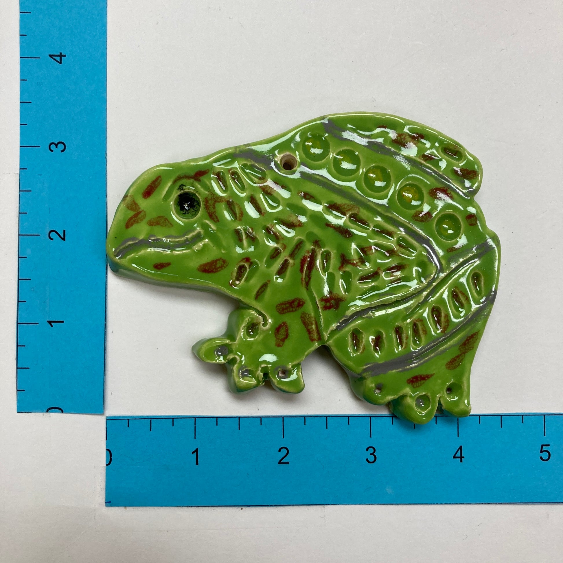 WATCH Resources Art Guild - Ceramic Arts Handmade Clay Crafts 4.5-inch x 3.5-inch Glazed Frog made by Emily Knoles