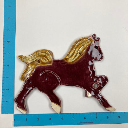 WATCH Resources Art Guild - Ceramic Arts Handmade Clay Crafts 9-inch x 7-inch Glazed Horse made by Izzy Terry